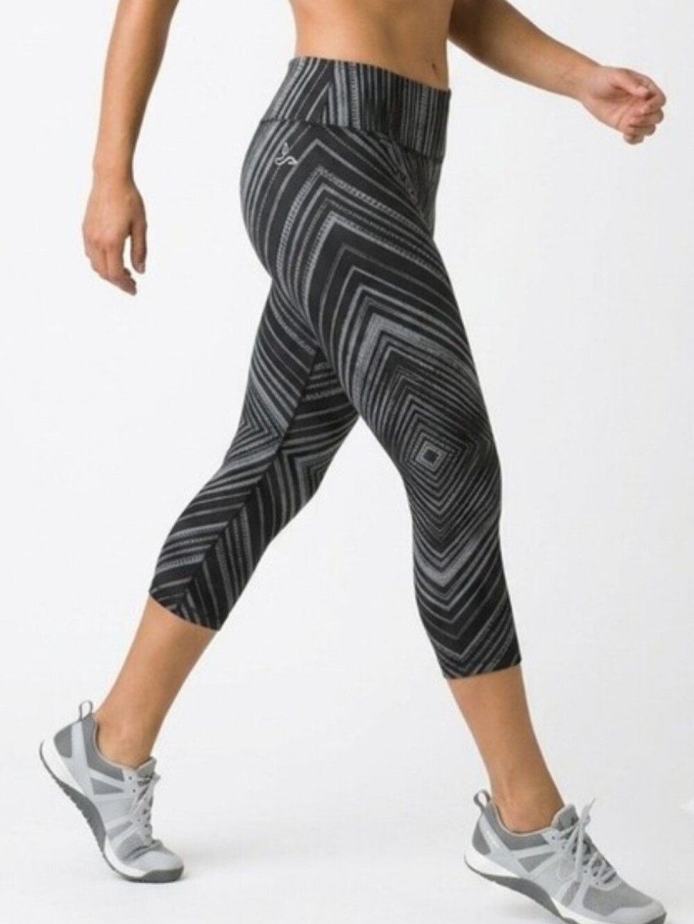 PrAna Roxanne Capri Leggings Black & Gray Geometric Striped Size L Like New